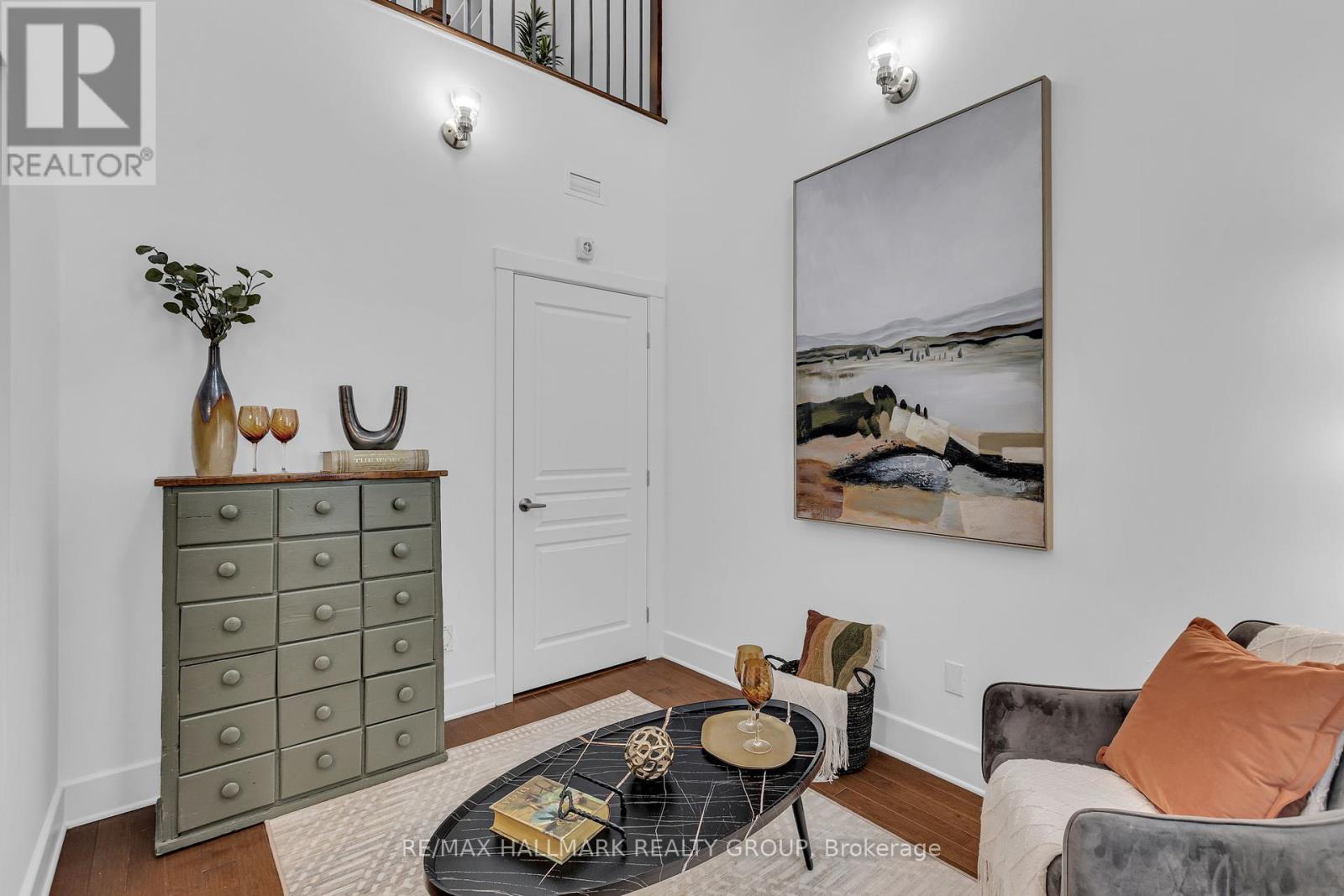 Photo 10 of D 124 124 Guigues Avenue, Ottawa ON