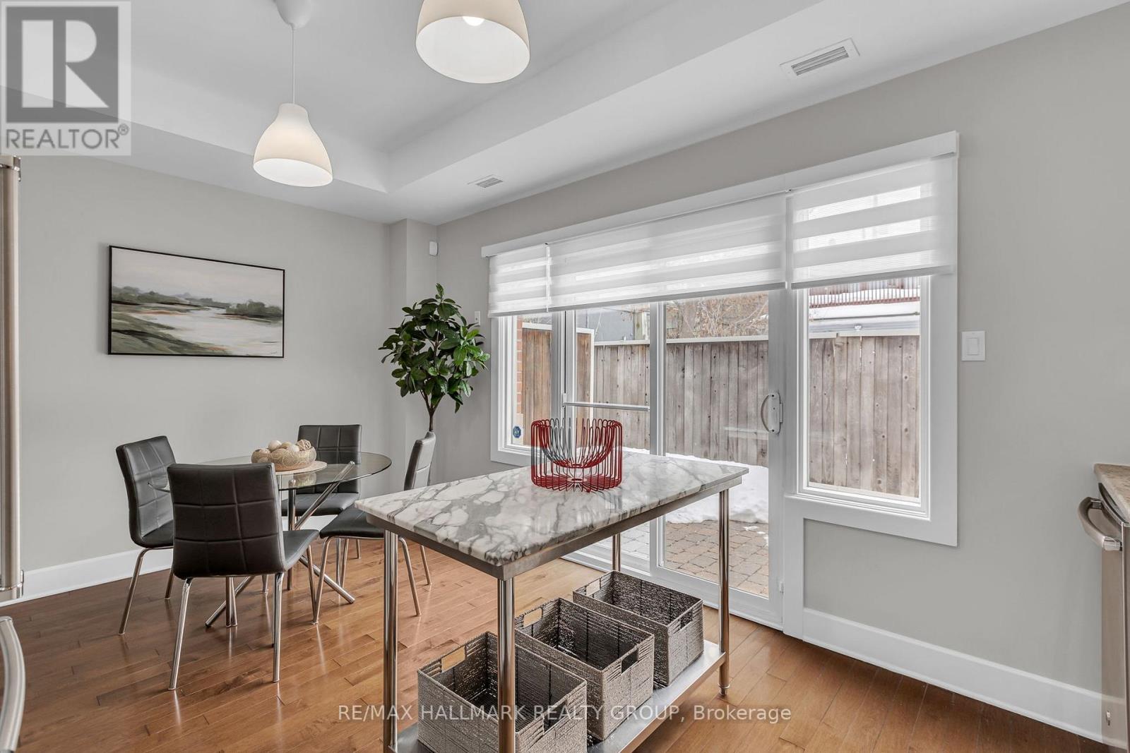 Photo 19 of D 124 124 Guigues Avenue, Ottawa ON