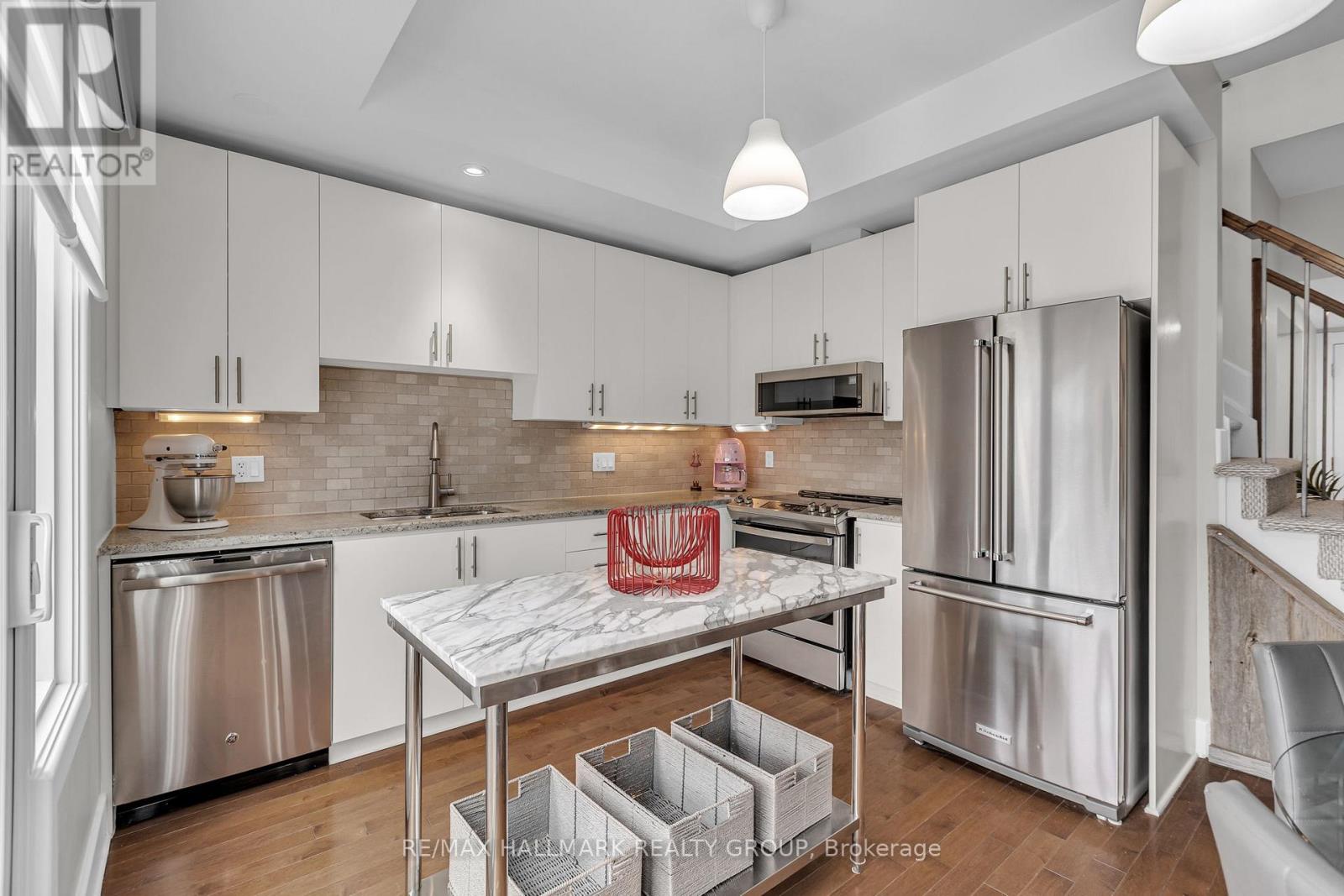 Photo 17 of D 124 124 Guigues Avenue, Ottawa ON