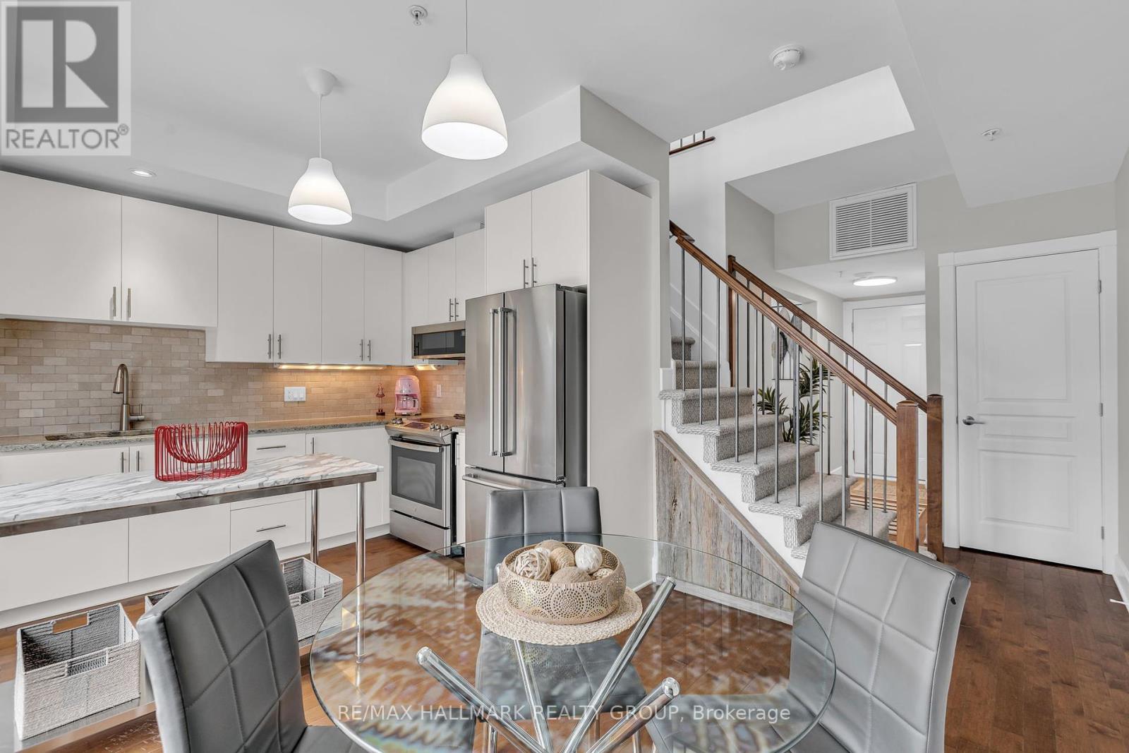 Photo 16 of D 124 124 Guigues Avenue, Ottawa ON