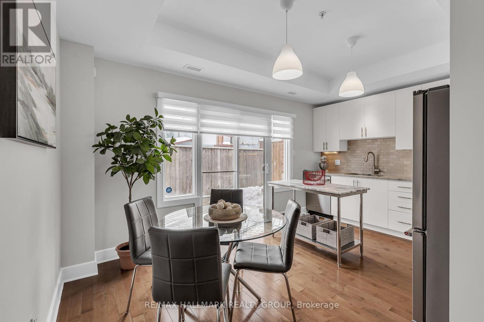 Photo 13 of D 124 124 Guigues Avenue, Ottawa ON