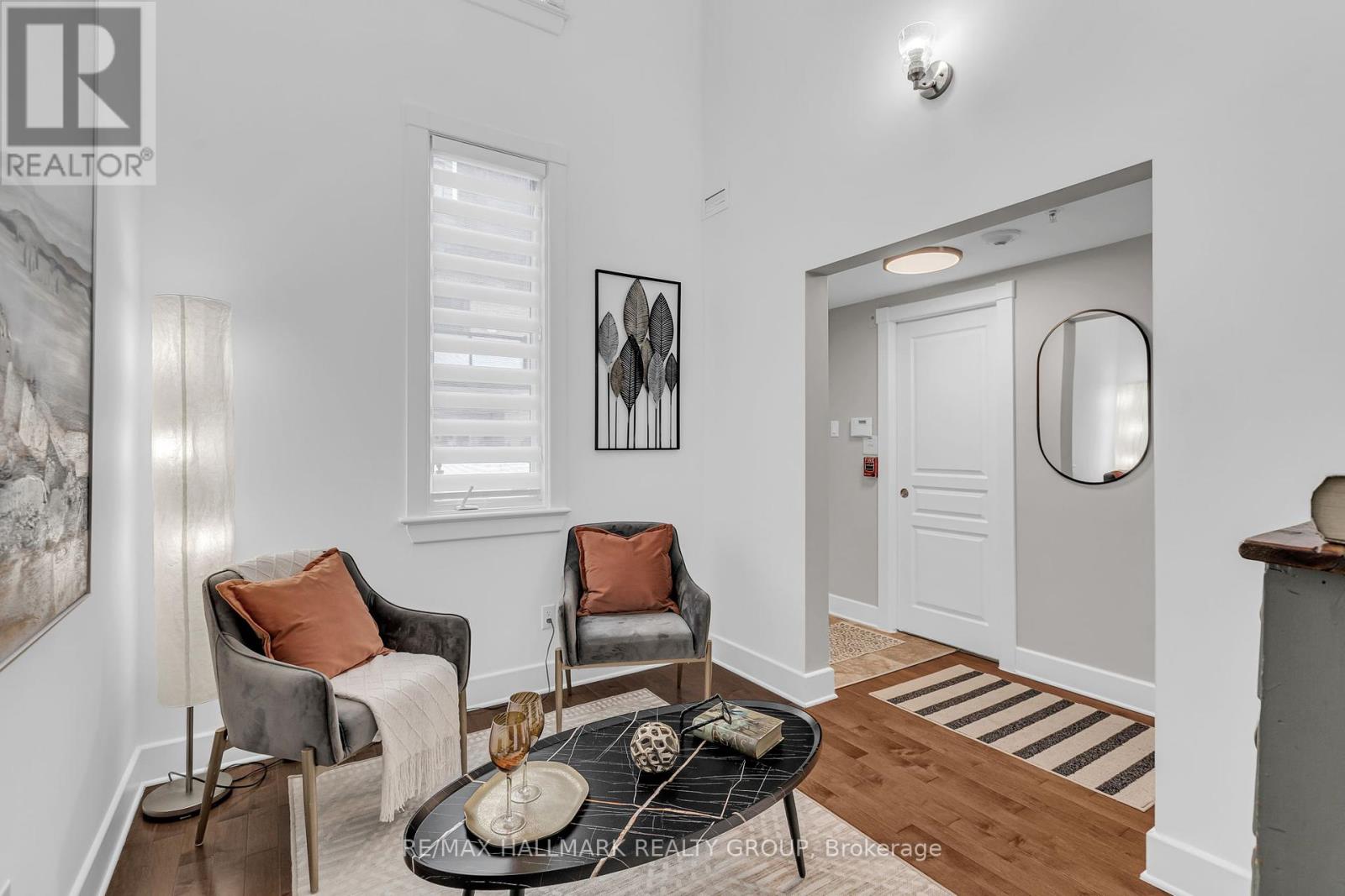Photo 9 of D 124 124 Guigues Avenue, Ottawa ON