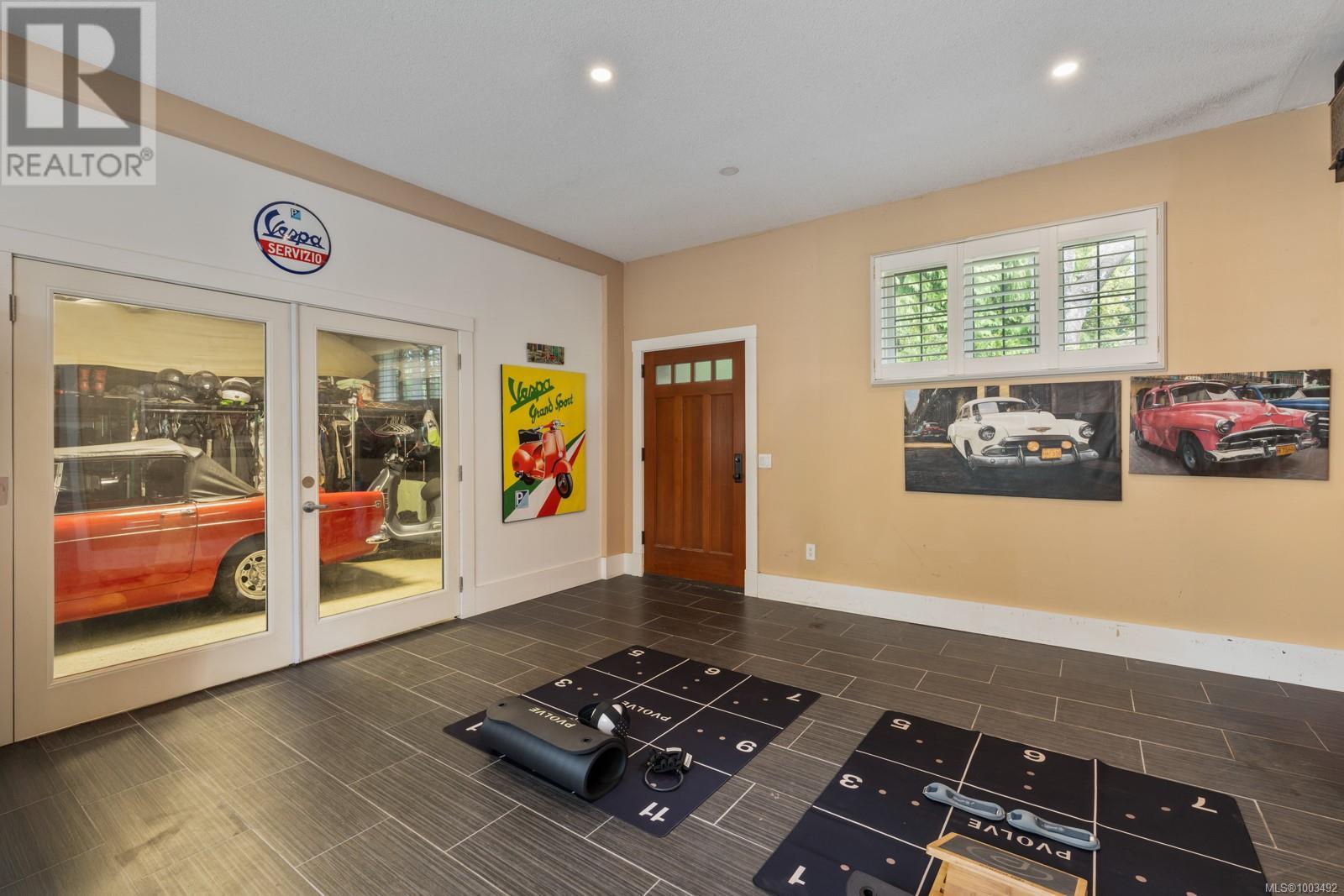 Photo 3 of 3290 Upper Terrace Rd, Oak Bay BC