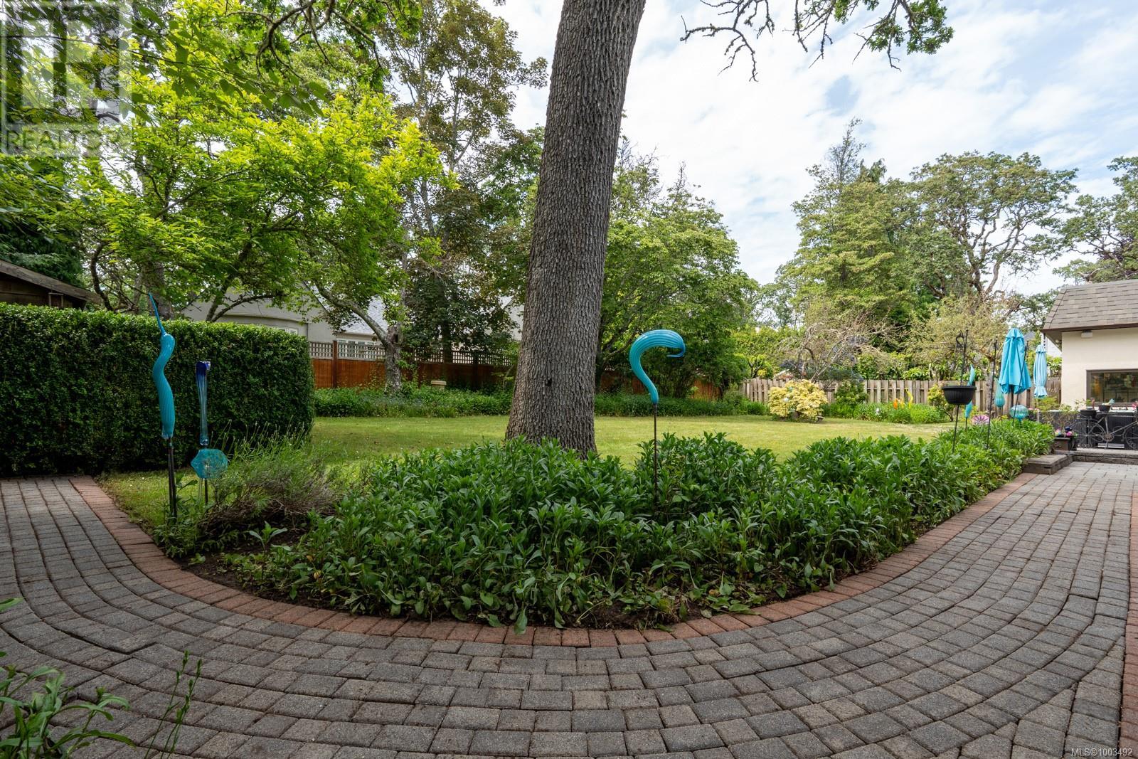 Photo 51 of 3290 Upper Terrace Rd, Oak Bay BC