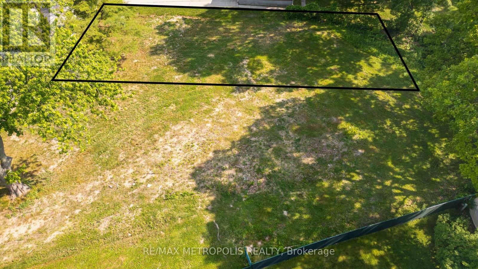 Photo 10 of 1307 S Ridgewood Drive, Sarnia ON