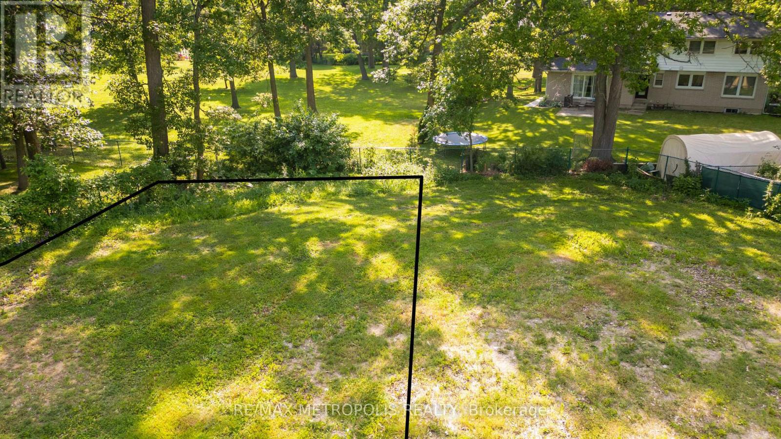 Photo 12 of 1307 S Ridgewood Drive, Sarnia ON