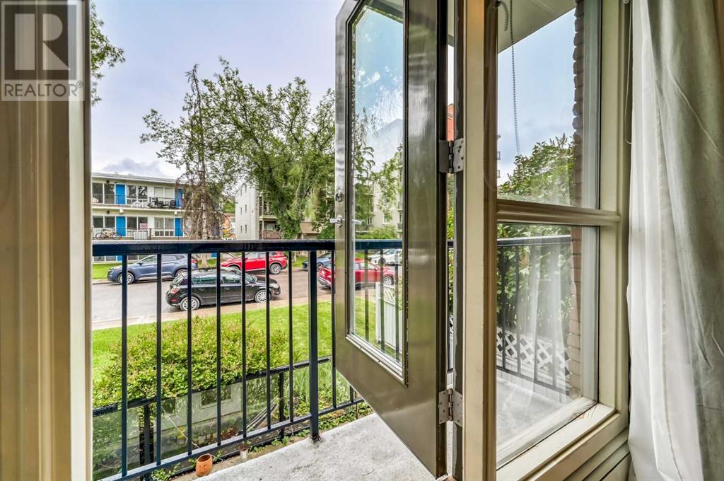 Single Family House for Sale in    Avenue SW Mission Calgary 