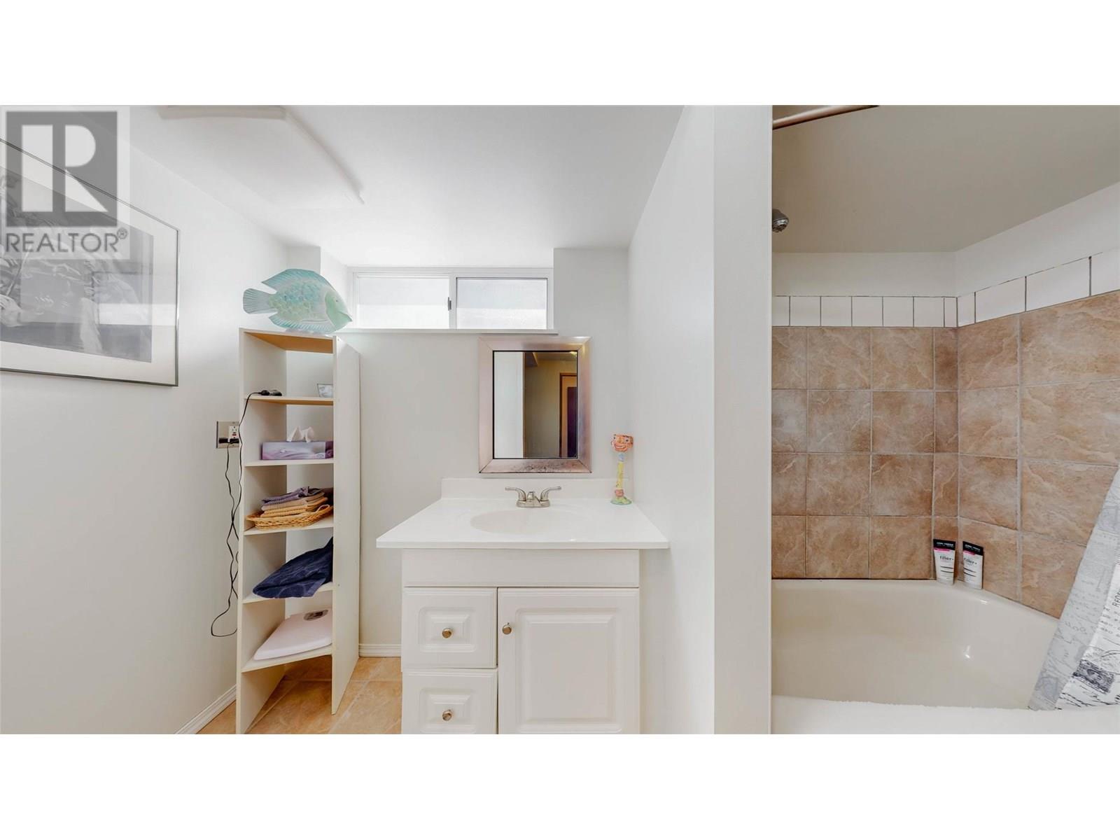 6940 Mountainview Drive Drive, Oliver