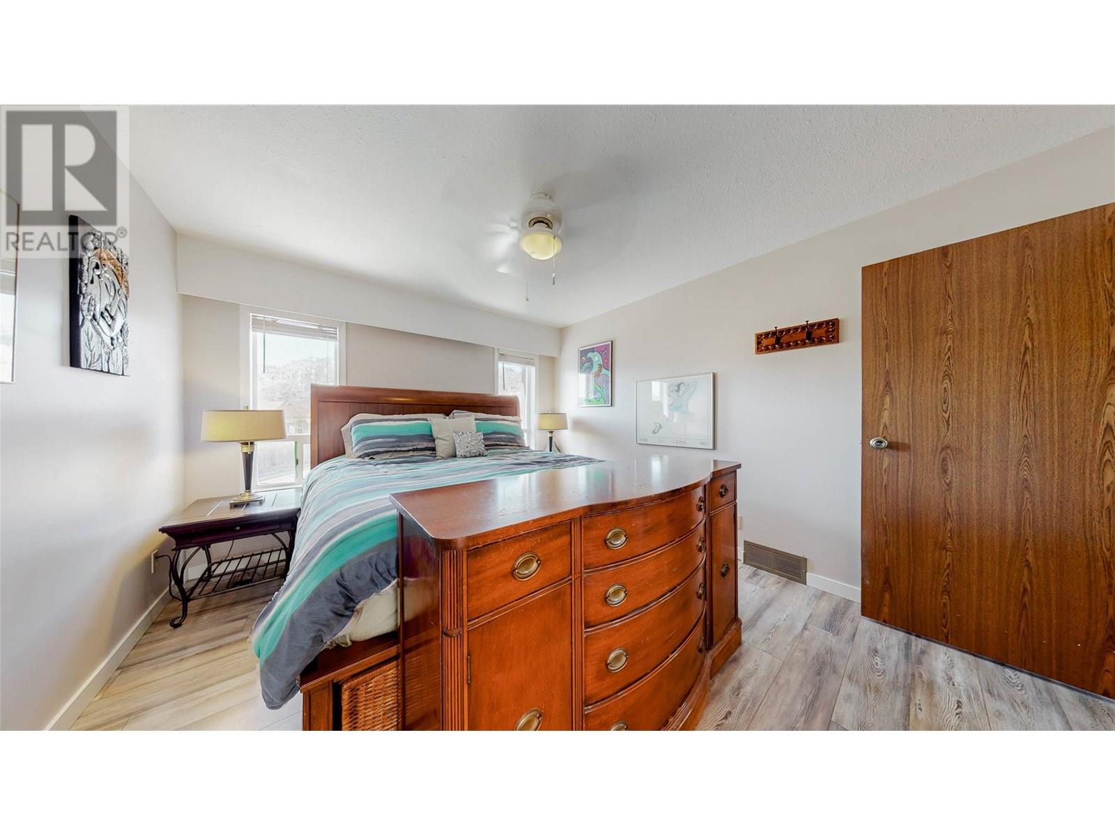 6940 Mountainview Drive Drive, Oliver
