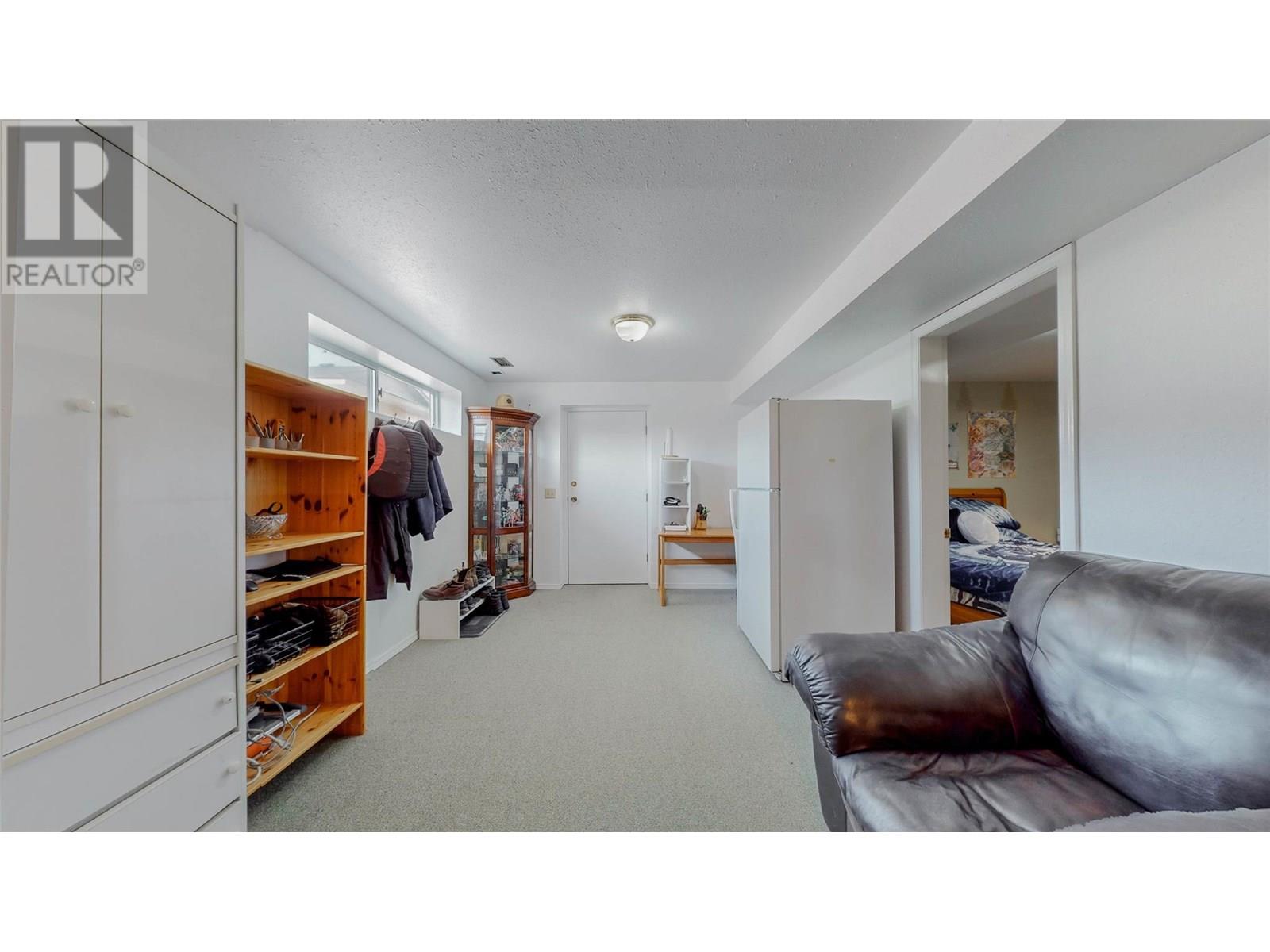 6940 Mountainview Drive Drive, Oliver