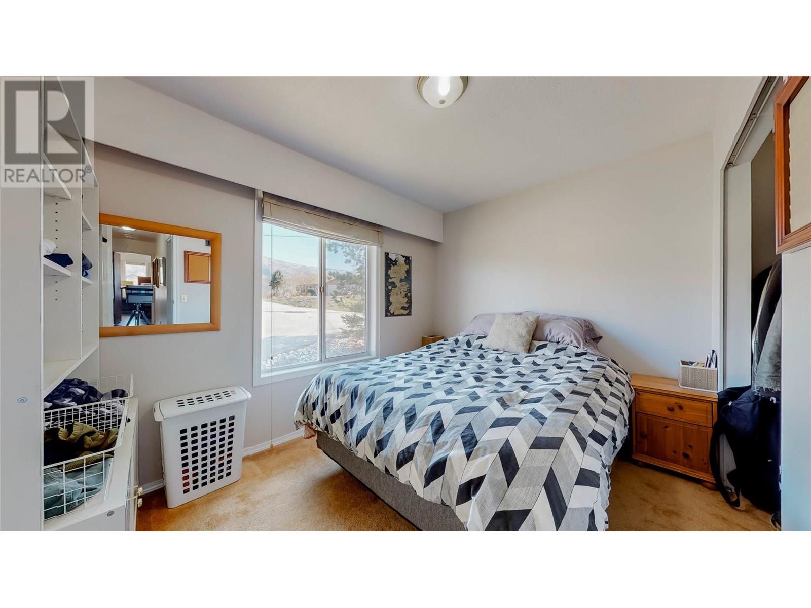 6940 Mountainview Drive Drive, Oliver