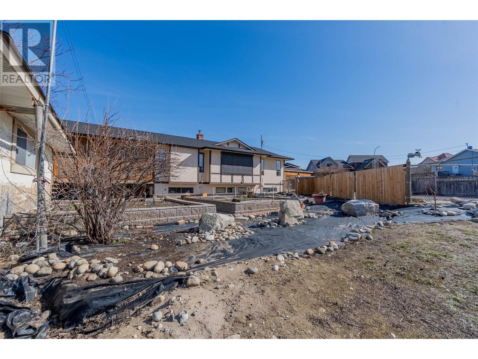 6940 Mountainview Drive Drive, Oliver