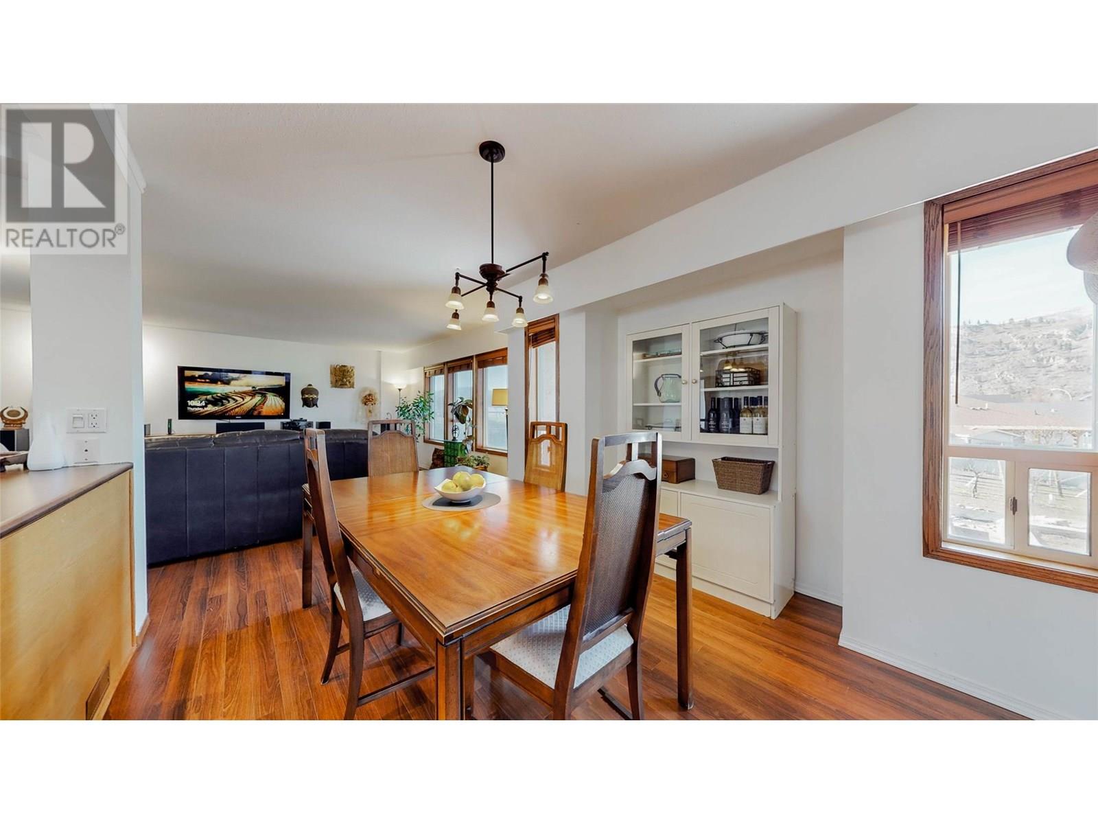 6940 Mountainview Drive Drive, Oliver
