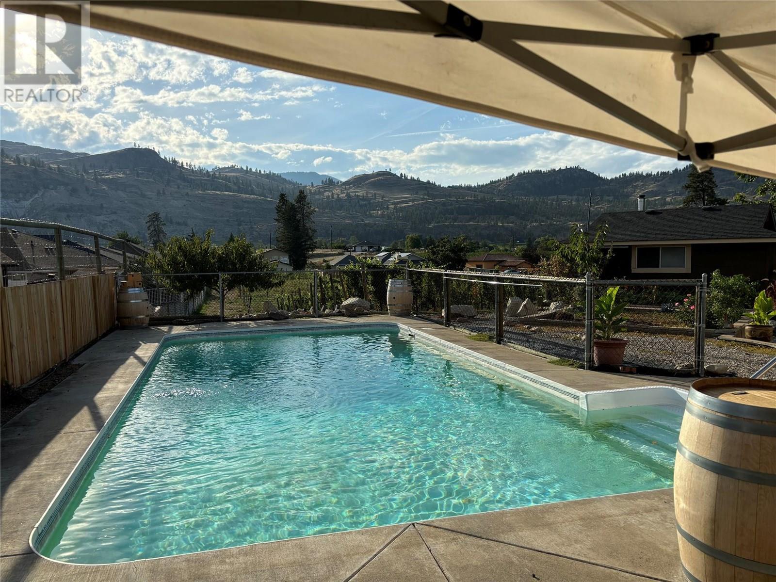 6940 Mountainview Drive Drive, Oliver