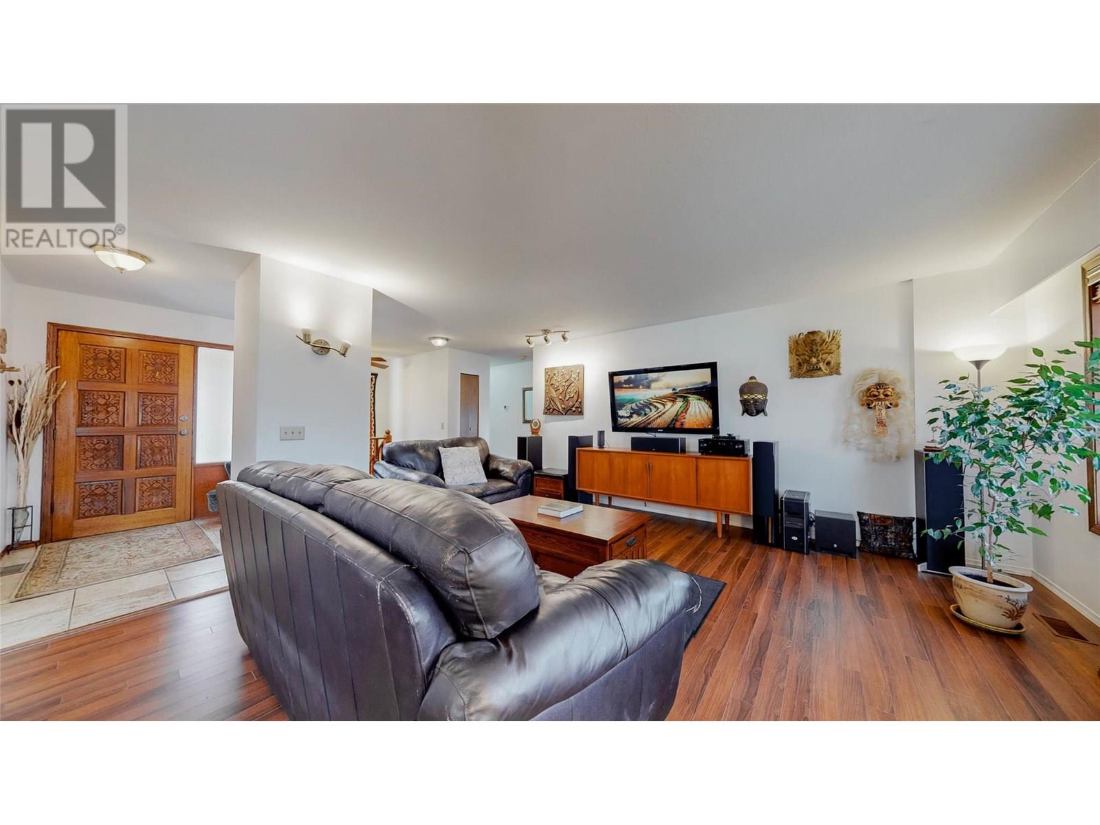6940 Mountainview Drive Drive, Oliver