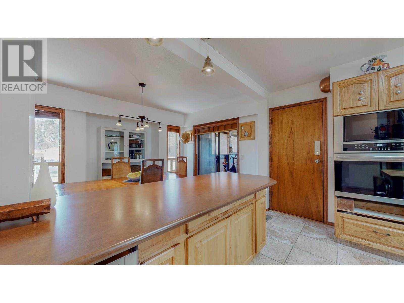 6940 Mountainview Drive Drive, Oliver
