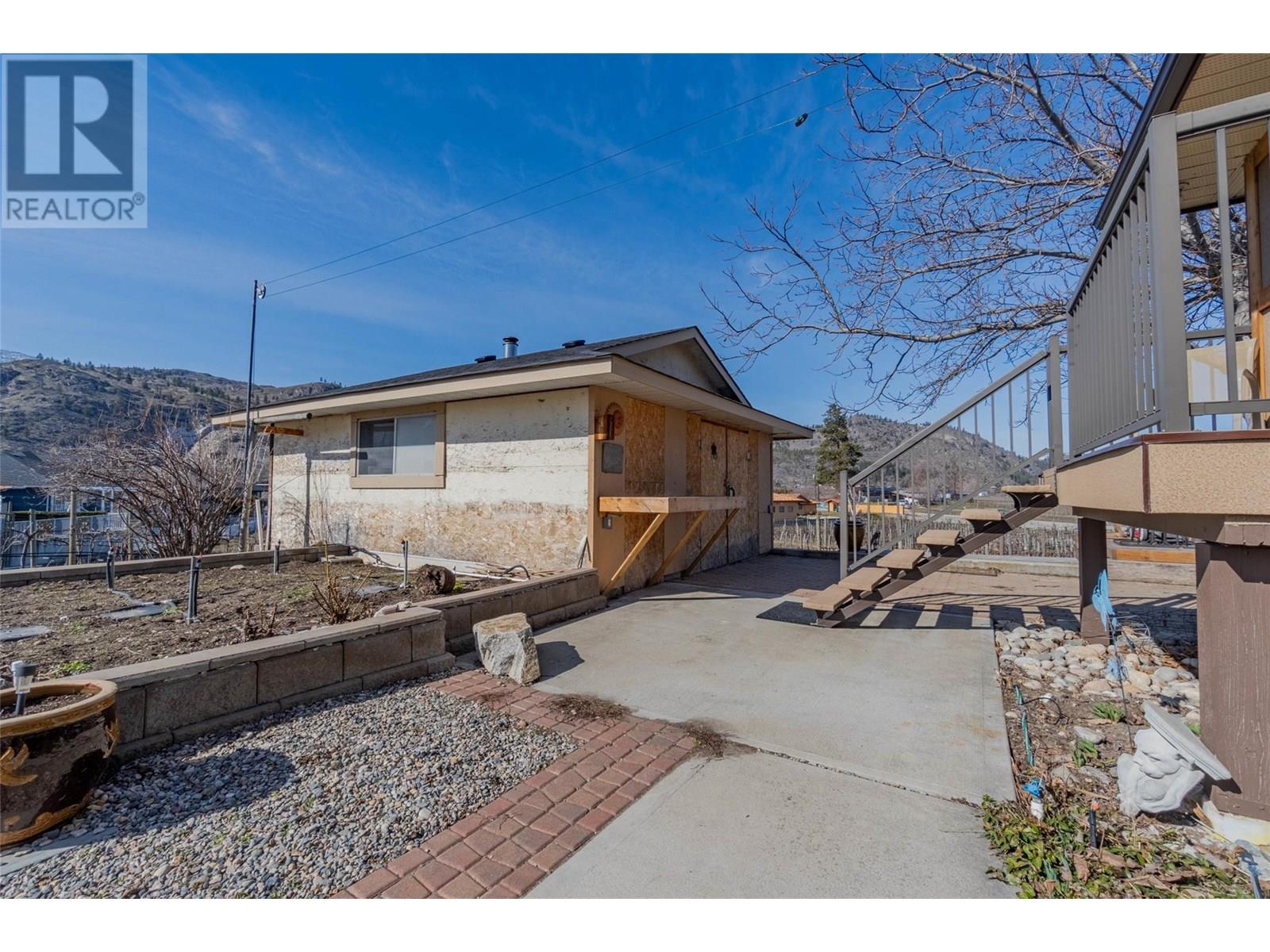 6940 Mountainview Drive Drive, Oliver