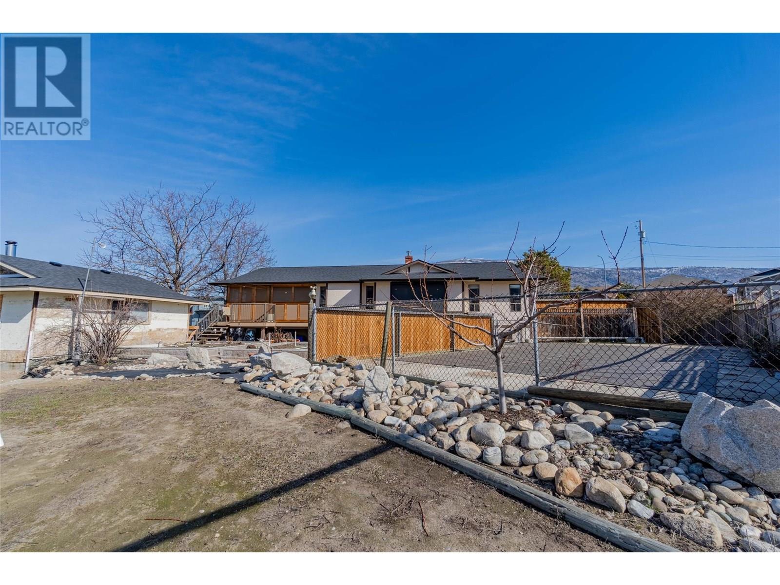 6940 Mountainview Drive Drive, Oliver