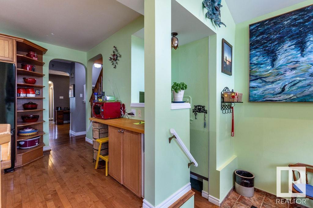 Photo 10 of 14014 106 Av Nw, Edmonton AB