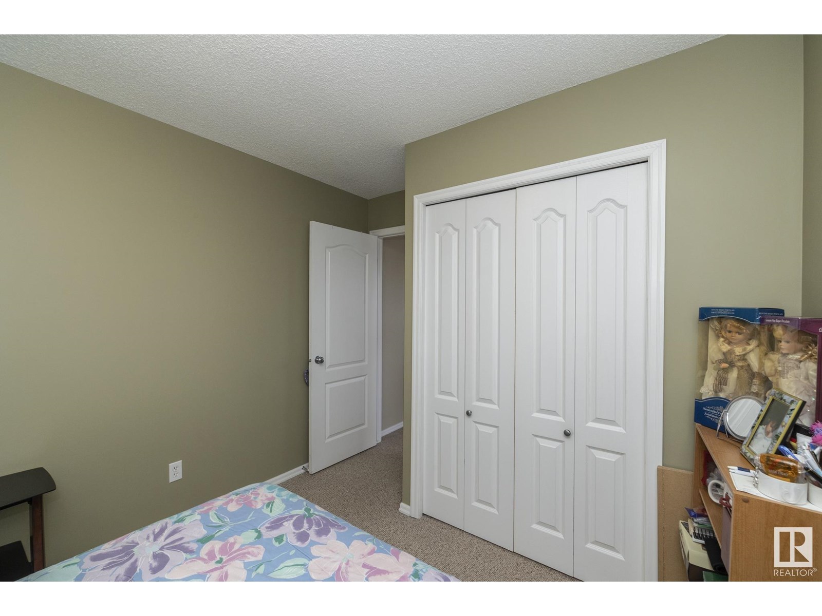 Photo 4 of 3528 22 St Nw, Edmonton AB