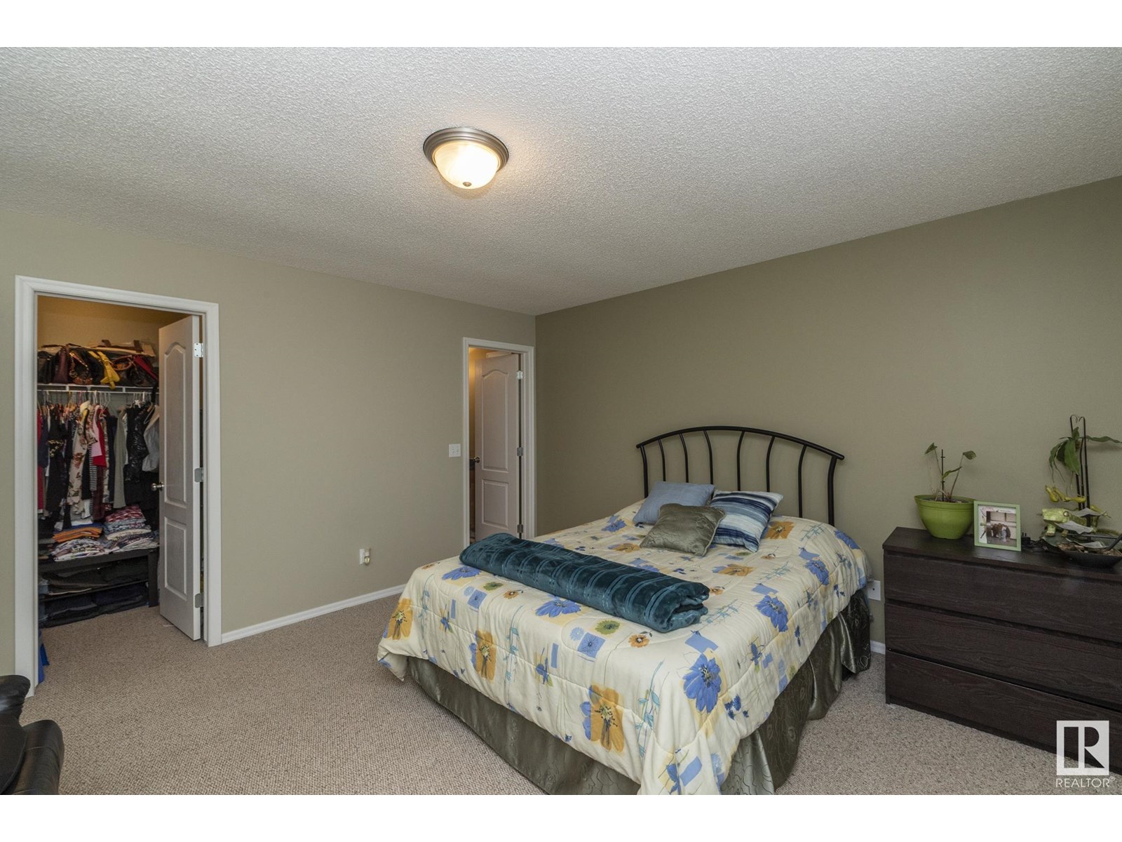 Photo 10 of 3528 22 St Nw, Edmonton AB