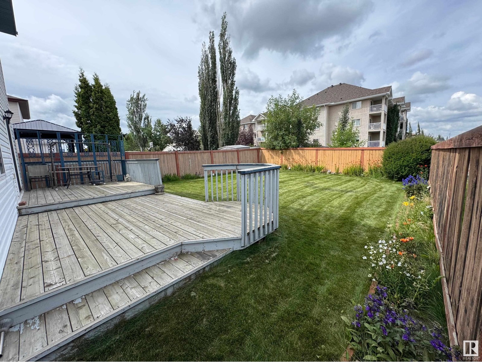 Photo 9 of 3528 22 St Nw, Edmonton AB