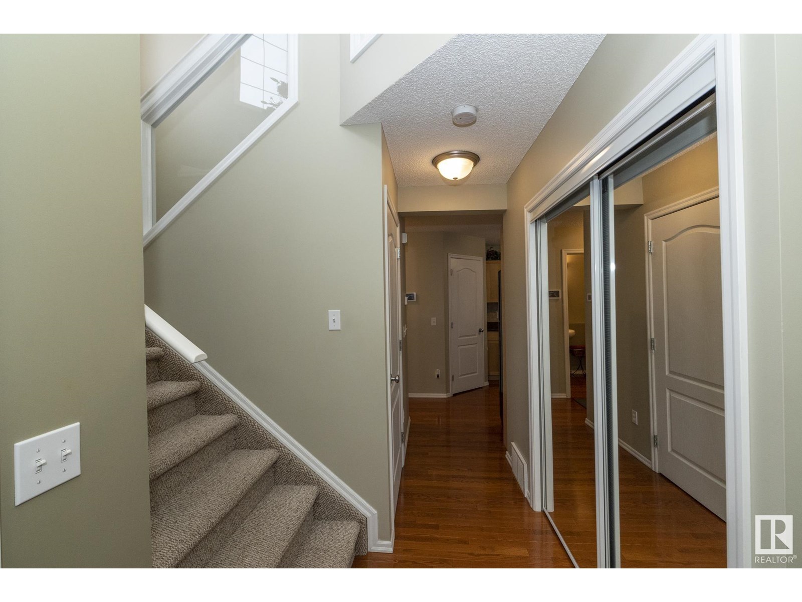 Photo 6 of 3528 22 St Nw, Edmonton AB