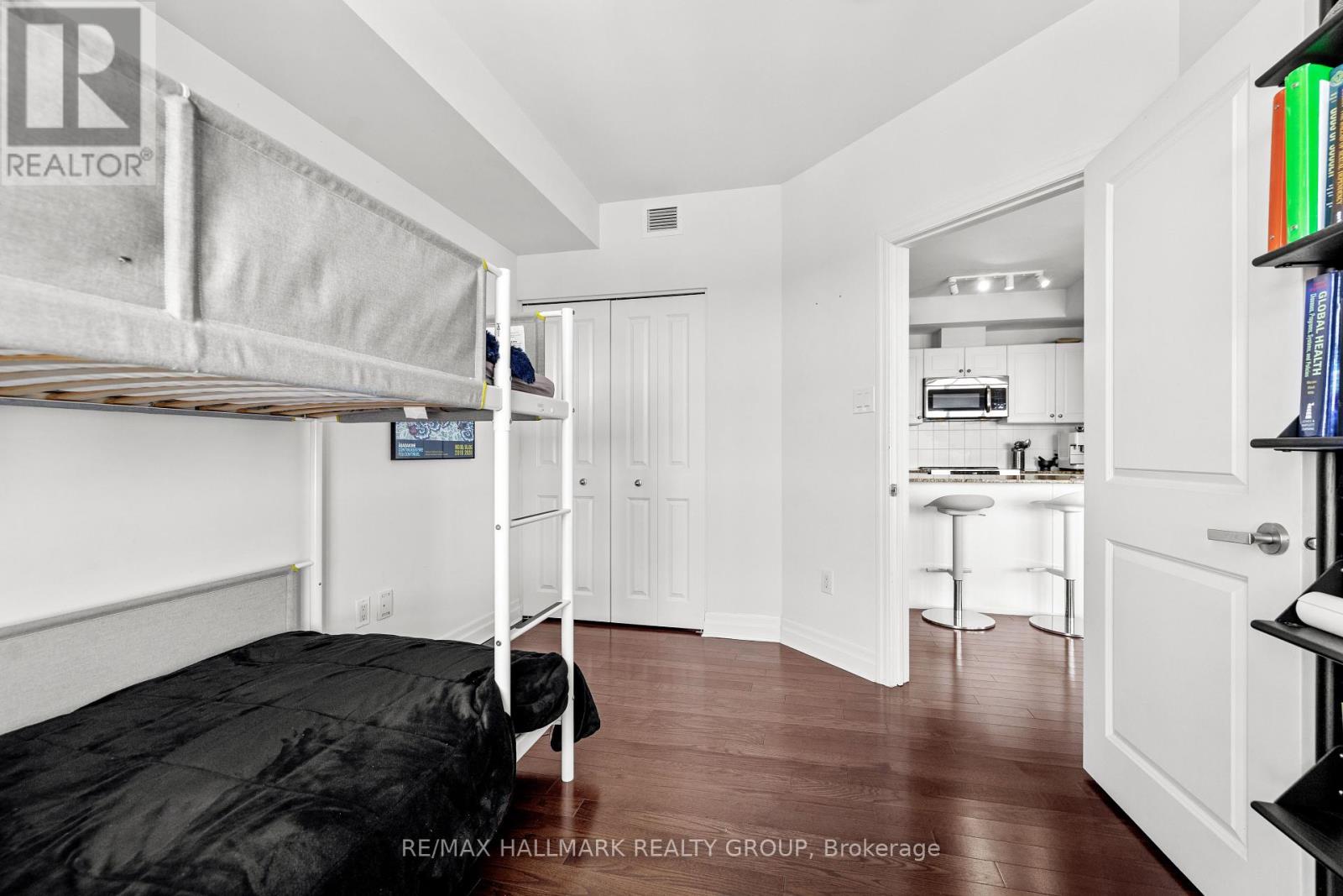 Photo 1 of 1304 90 Landry Street, Ottawa ON