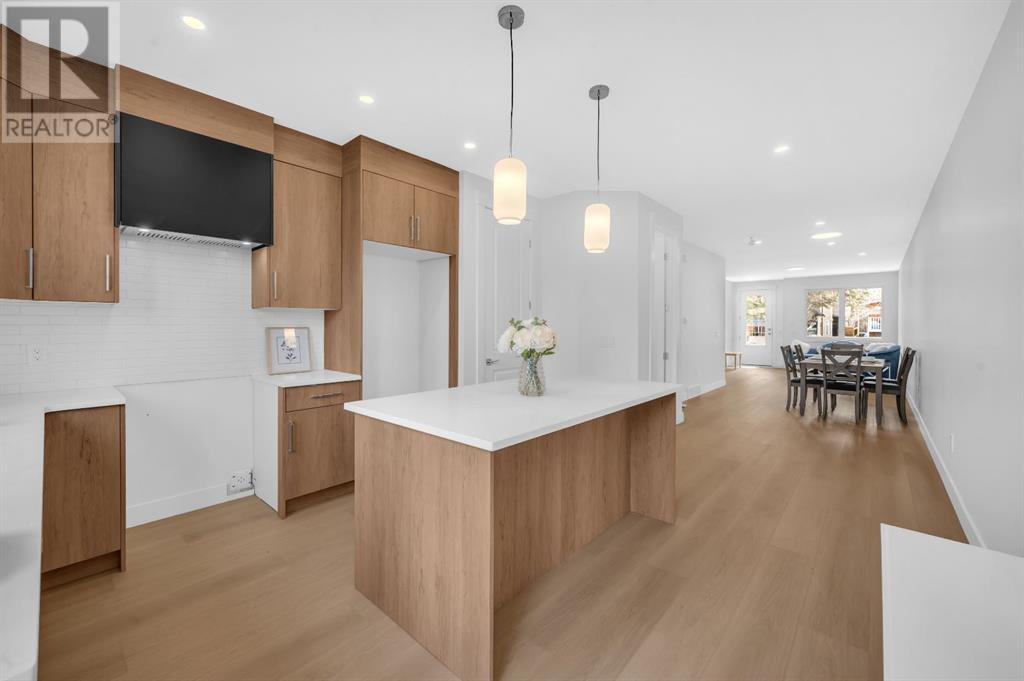 Single Family House for Sale in    Avenue NE Renfrew Calgary 