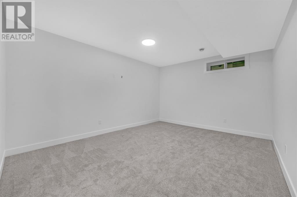 Single Family House for Sale in    Avenue NE Renfrew Calgary 