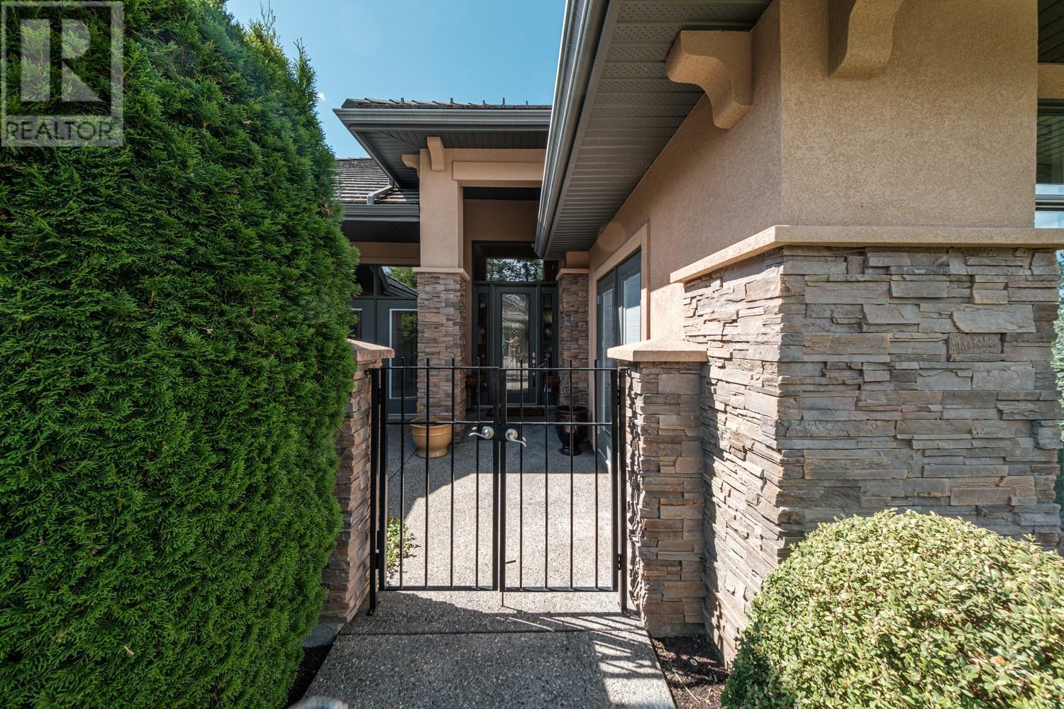 Photo 3 of 4349 Gallaghers Fairway S, Kelowna BC
