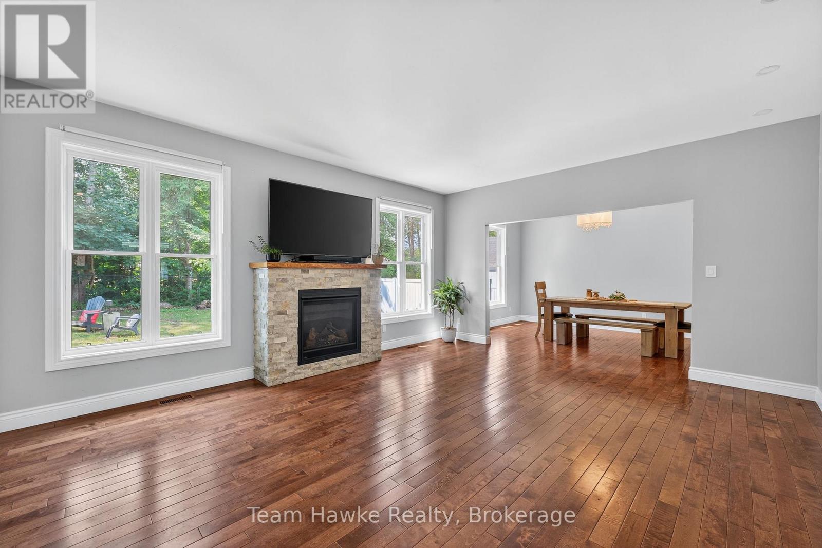 Photo 2 of 64 Broad Street, Penetanguishene ON