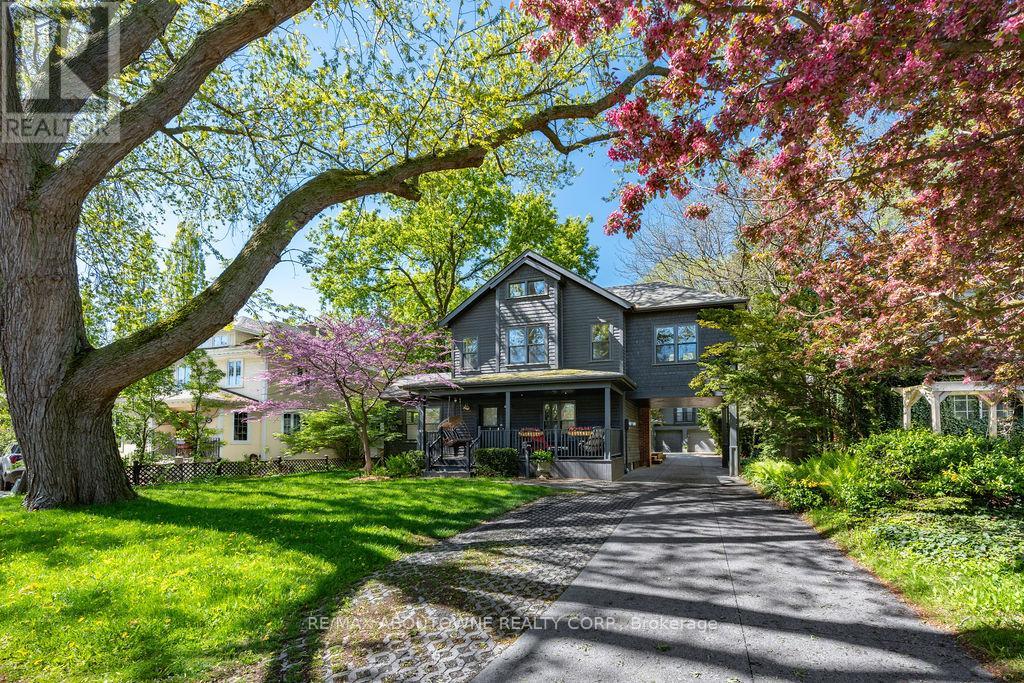 Photo 8 of 52 Kerr Street, Oakville ON