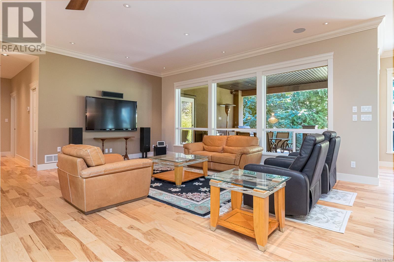 1954 Barrett Dr, North Saanich