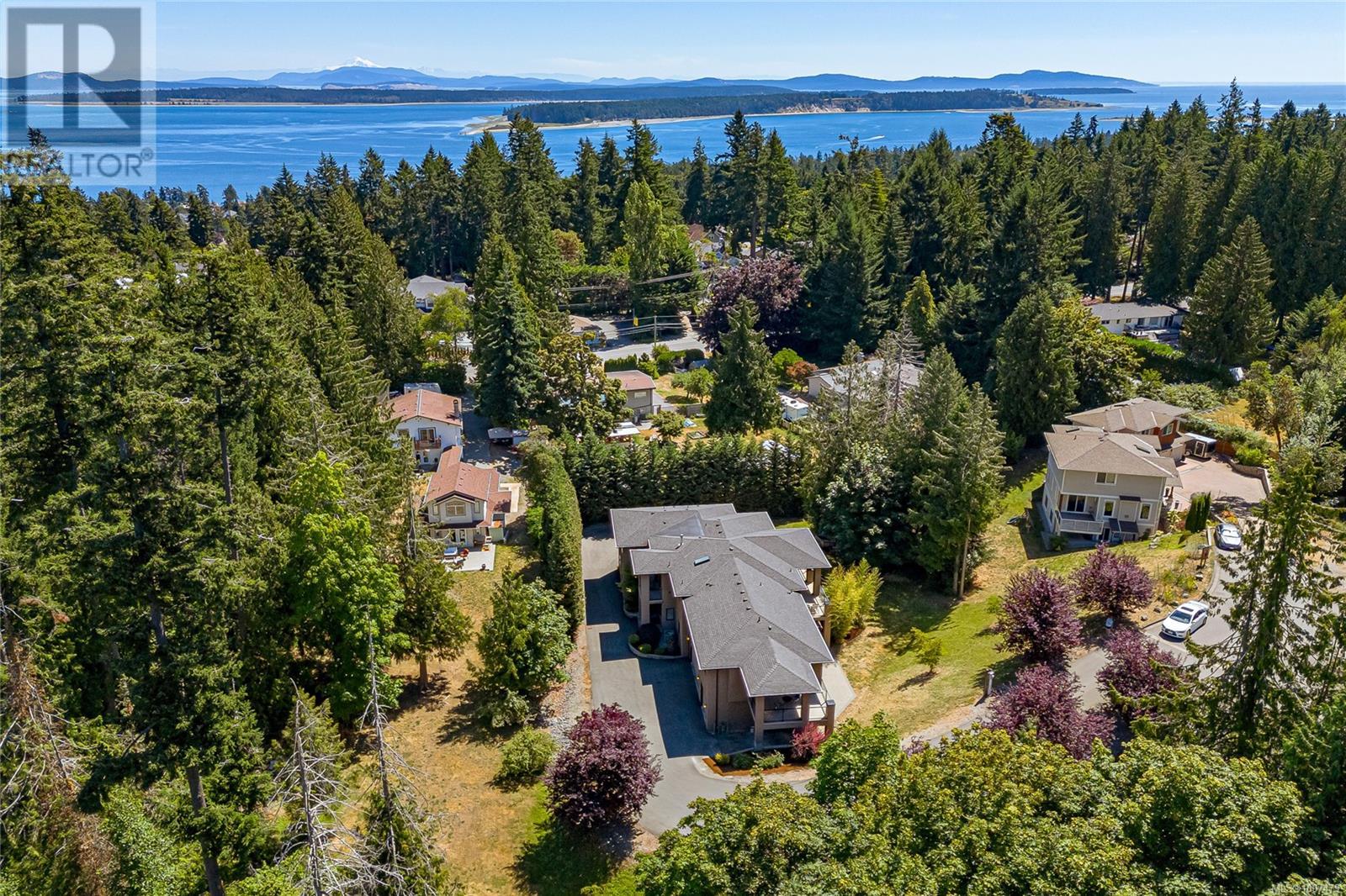 1954 Barrett Dr, North Saanich