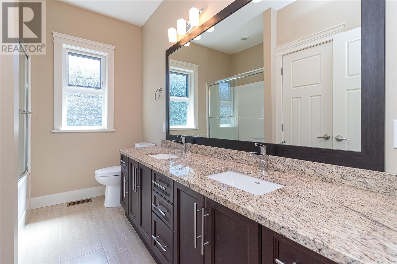 1954 Barrett Dr, North Saanich