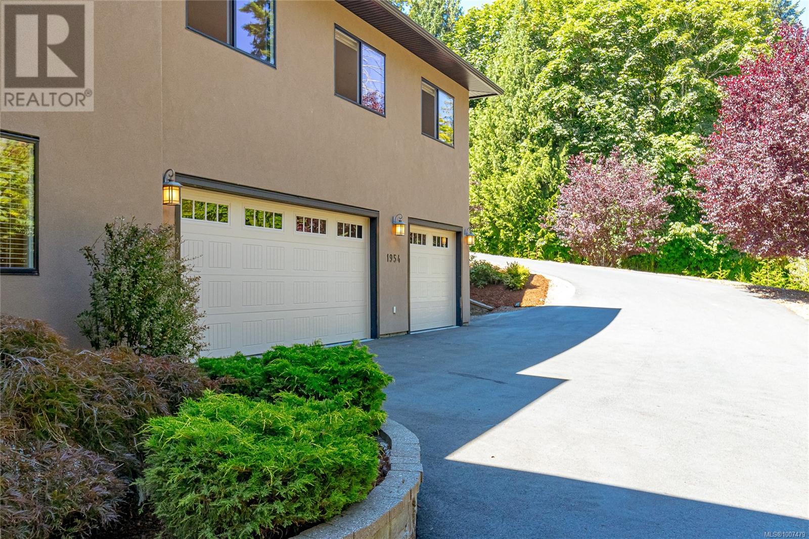 1954 Barrett Dr, North Saanich