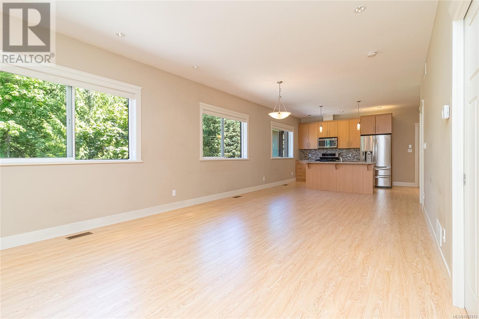 1954 Barrett Dr, North Saanich