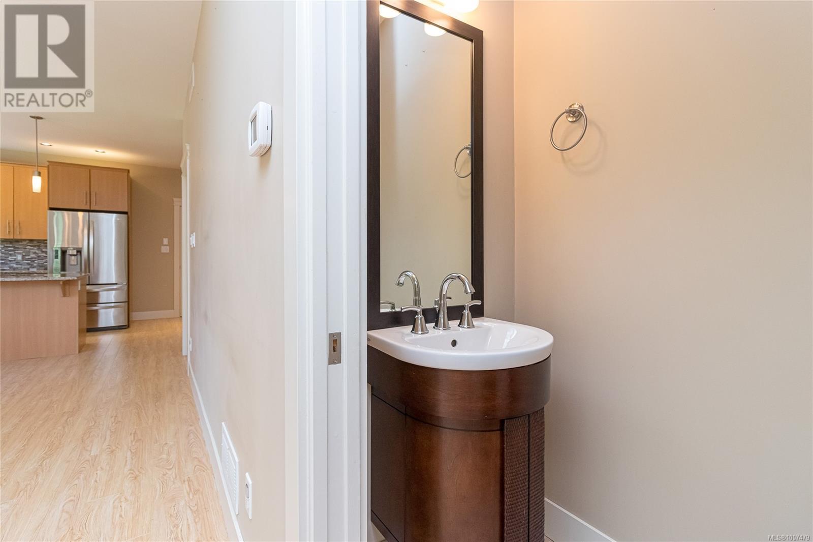 1954 Barrett Dr, North Saanich