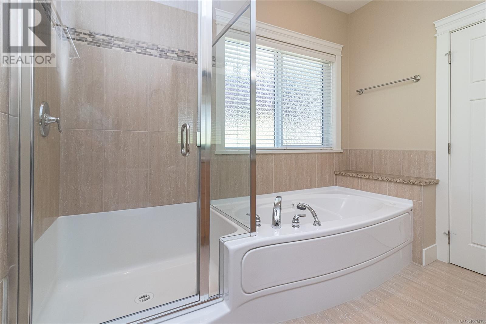 1954 Barrett Dr, North Saanich