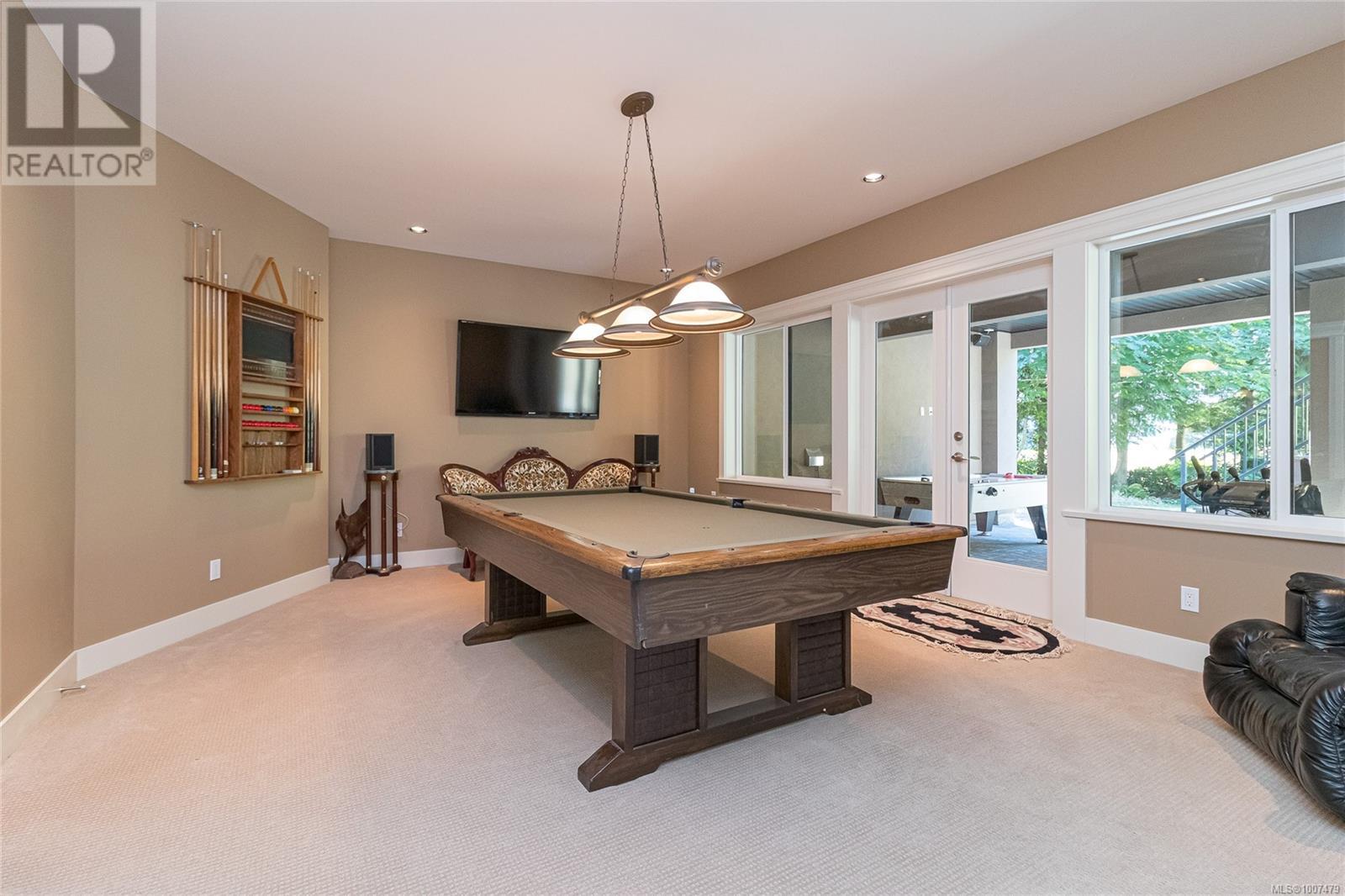 1954 Barrett Dr, North Saanich