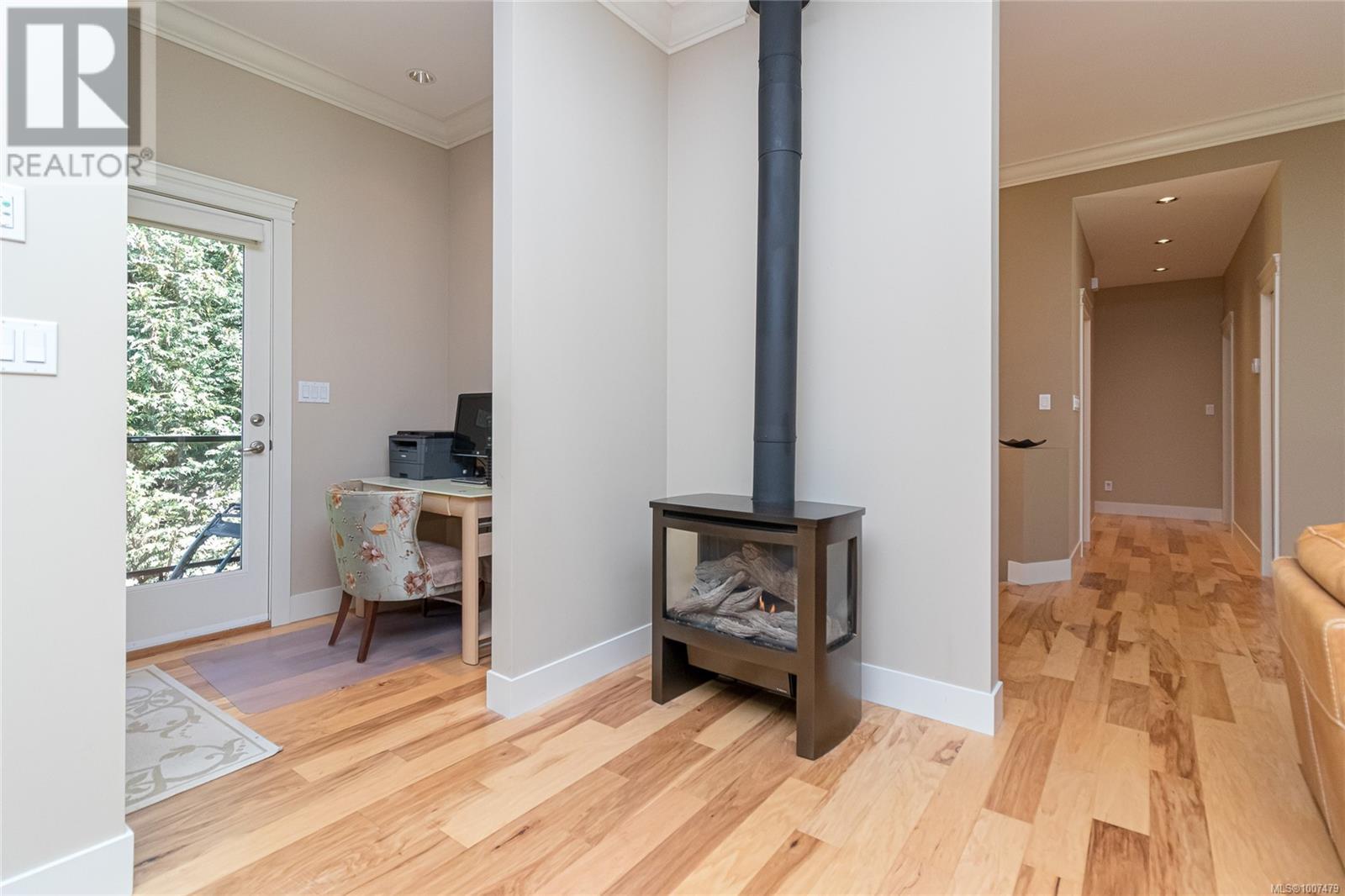 1954 Barrett Dr, North Saanich