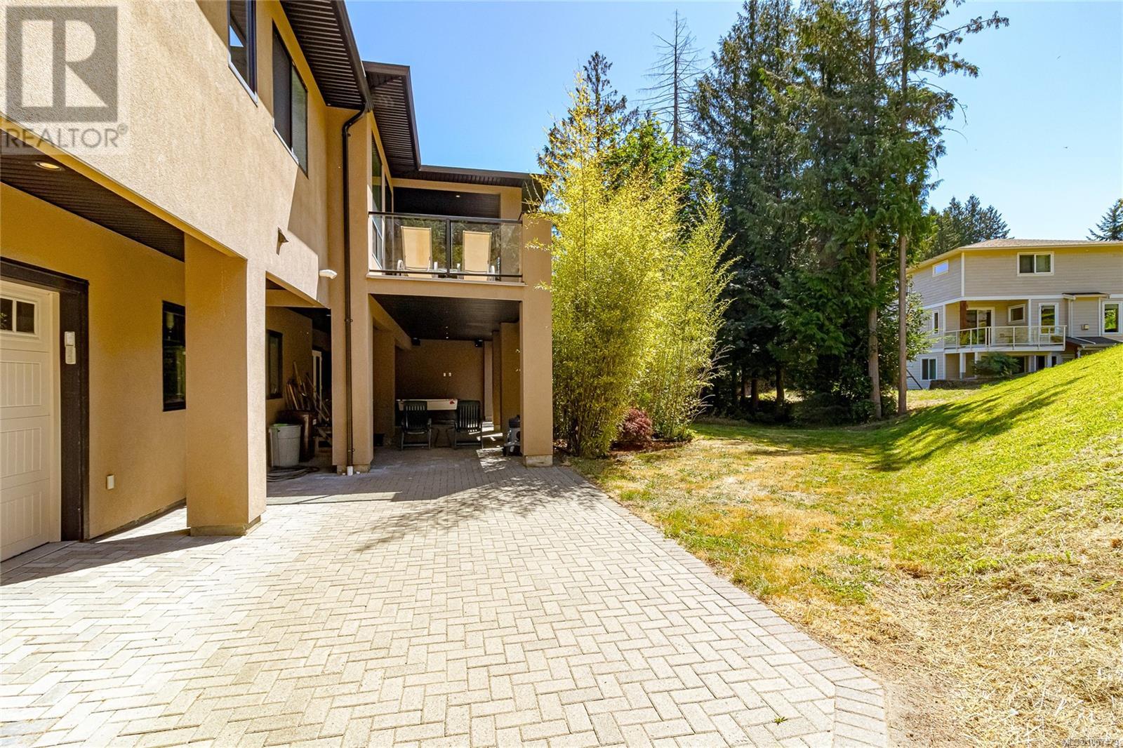 1954 Barrett Dr, North Saanich