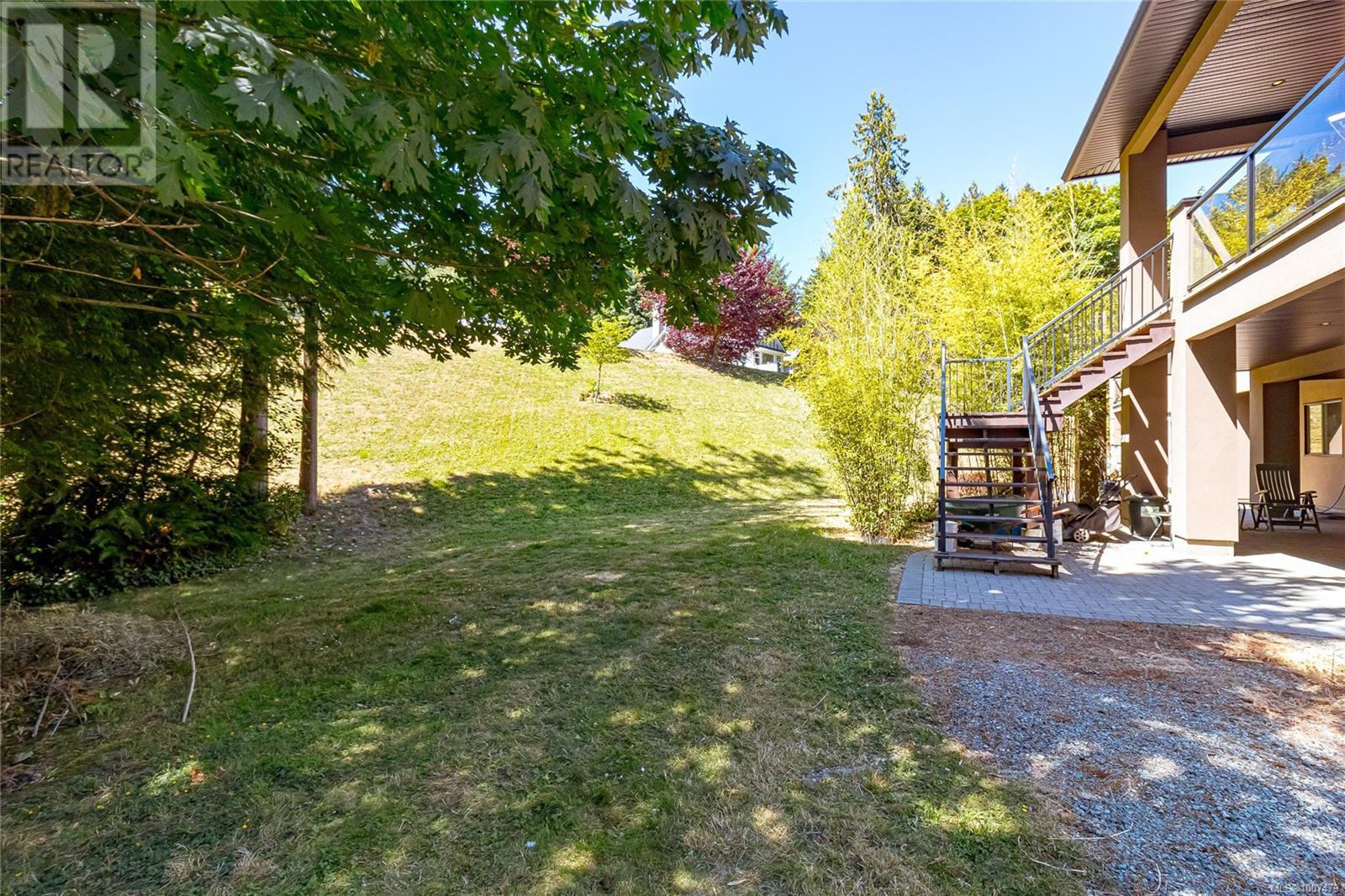 1954 Barrett Dr, North Saanich
