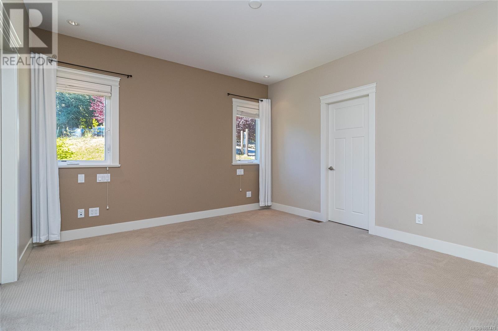1954 Barrett Dr, North Saanich