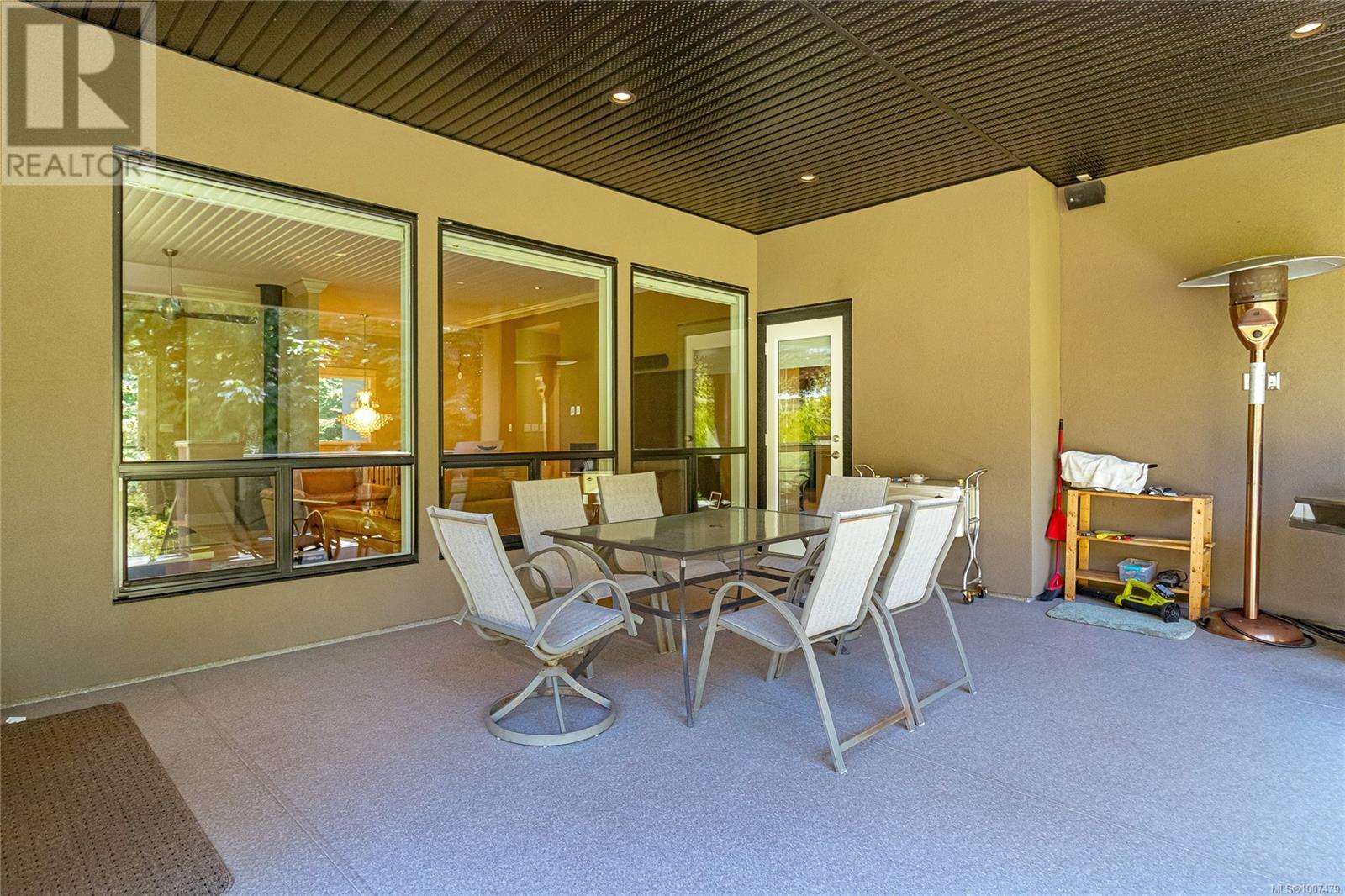 1954 Barrett Dr, North Saanich