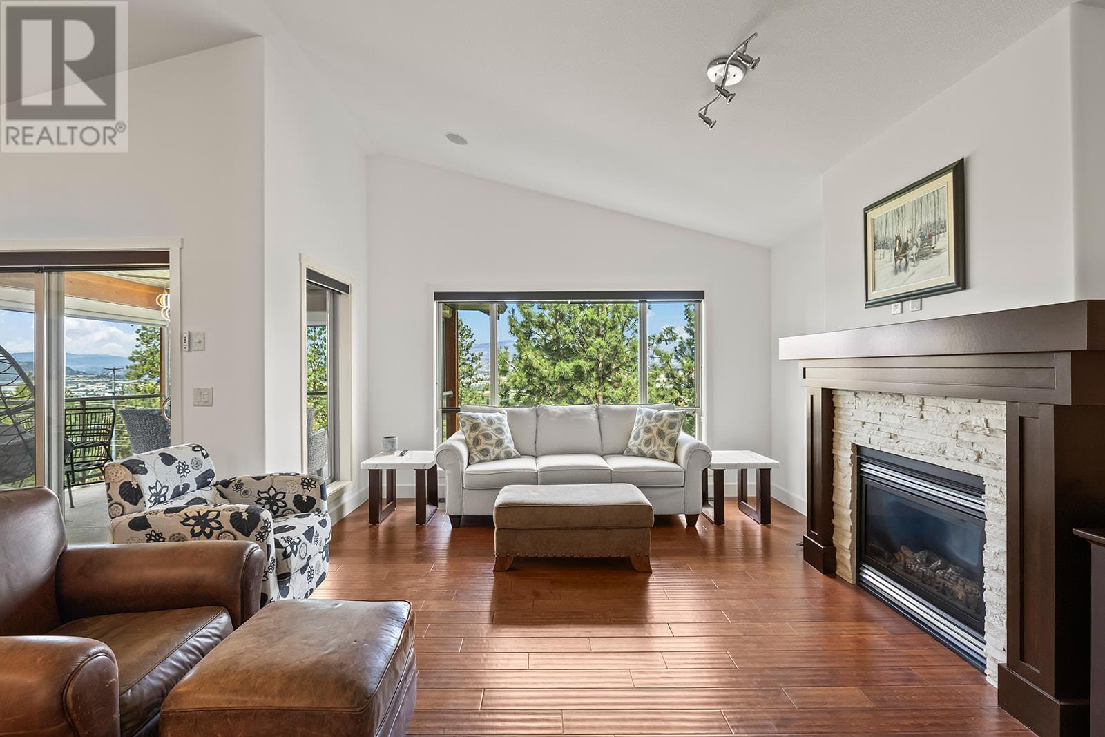 Photo 4 of 5318 Trickle Creek Drive, Kelowna BC