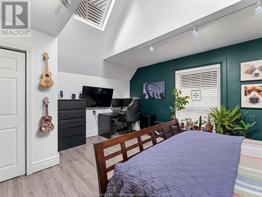 Photo 14 of 551 Pelissier, Windsor ON
