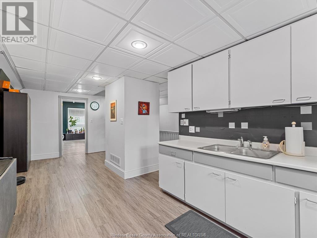 Photo 17 of 551 Pelissier, Windsor ON