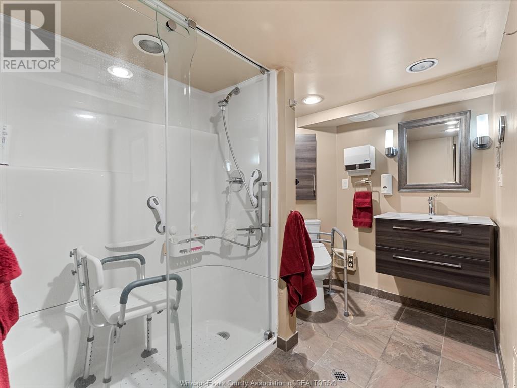 Photo 21 of 551 Pelissier, Windsor ON
